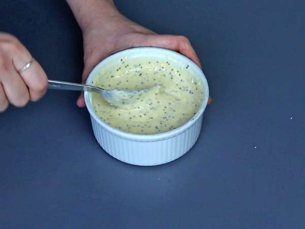 Bolo proteico de frutas vermelhas: simples, fofinho e perfeito para o pós-treino - Preparação Passo 2