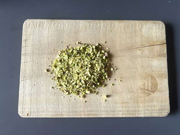 Corações de bolacha banhados em chocolate que derretem na boca e encantam à primeira mordida - Preparação Passo 1