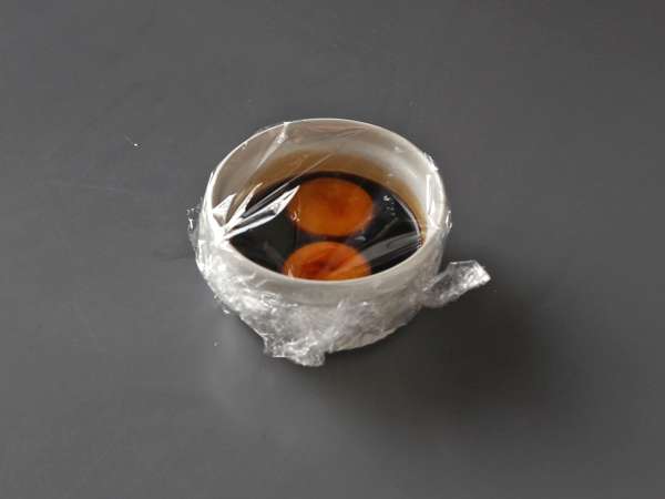 Onigiri com gemas de ovo curadas no molho de soja - Preparação Passo 1