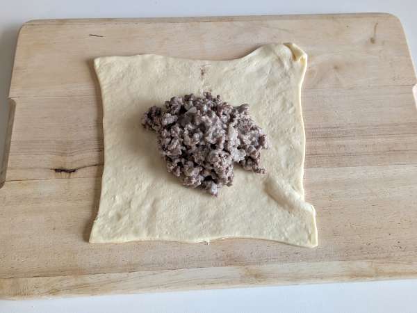 Pão recheado de carne e queijo na Air Fryer (com massa de pizza) - Preparação Passo 4