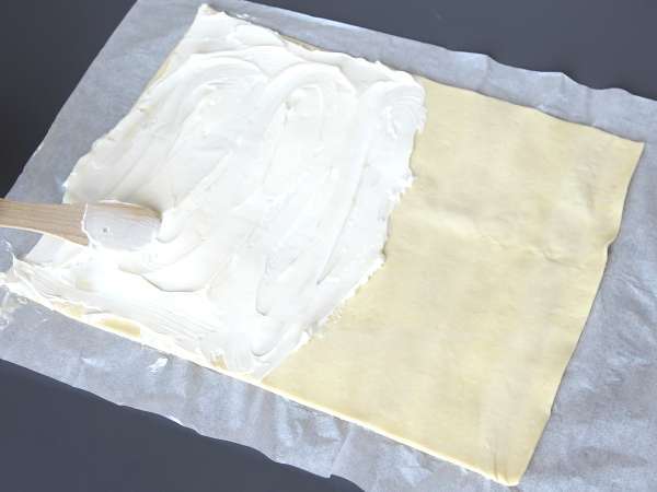 Torcidos de queijo de massa folhada na Air Fryer - Preparação Passo 1