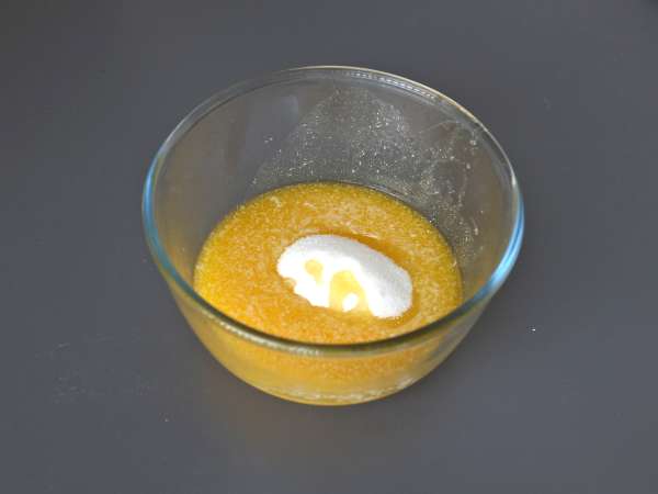 Bolo de banana invertido com cobertura caramelizada - Preparação Passo 3