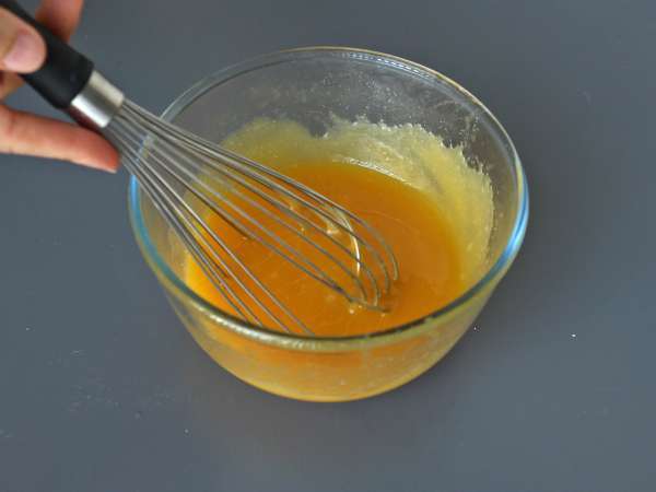 Bolo de banana invertido com cobertura caramelizada - Preparação Passo 4