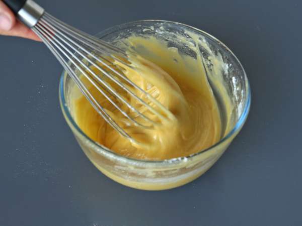 Bolo de banana invertido com cobertura caramelizada - Preparação Passo 5