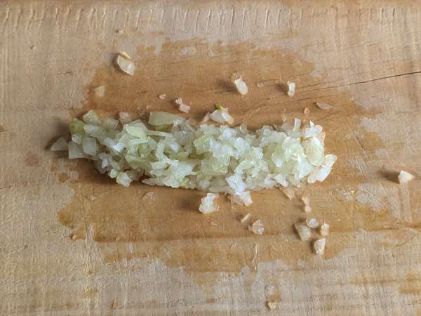 Macarrão gratinado cremoso com presunto, ervilha e molho bechamel - Preparação Passo 1