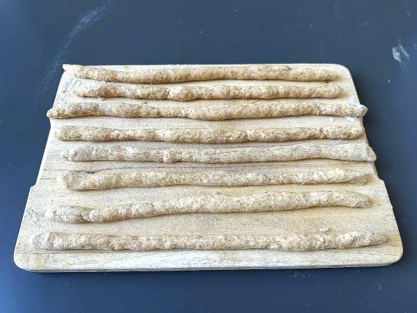 Grissini (palitinho de pão) caseiro, saudável e com ervas - Preparação Passo 4
