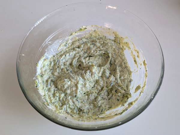 Conchiglioni recheado com ricota, curgete (abobrinha) e limão: cremoso e gratinado - Preparação Passo 5