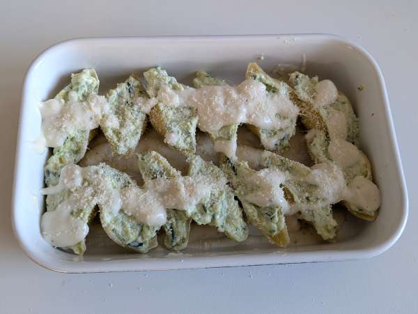 Conchiglioni recheado com ricota, curgete (abobrinha) e limão: cremoso e gratinado - Preparação Passo 8