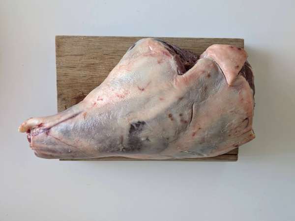 Pernil de cordeiro de 7 horas: maciez perfeita e sabor inesquecível - Preparação Passo 1