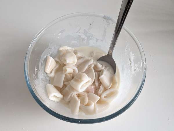 Lula frita na Air Fryer: crocante, leve e fácil de fazer - Preparação Passo 4