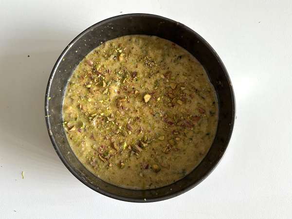 Bolo de pistache, limão verde e curgete (abobrinha) ultra úmido - Preparação Passo 7