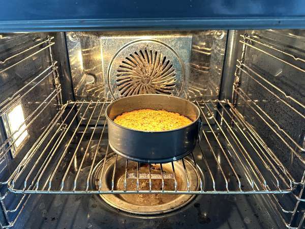 Bolo de pistache, limão verde e curgete (abobrinha) ultra úmido - Preparação Passo 8