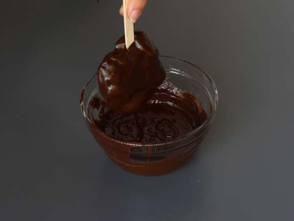 Sorvete de skyr com framboesa e chocolate: leve, saudável e irresistível - Preparação Passo 4