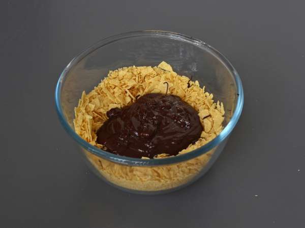 Crocante de chips com chocolate - Preparação Passo 2