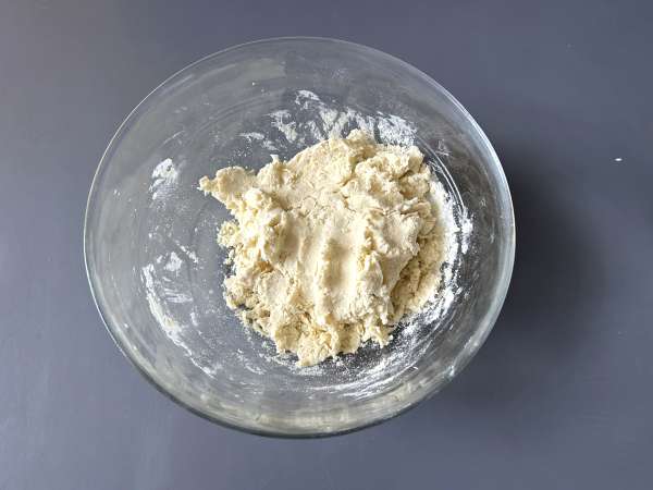 Shortcake de morango: o clássico americano com chantilly e morangos que sempre dá certo - Preparação Passo 3