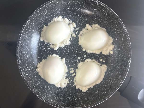 Ovos crocantes com feta: o truque simples que virou febre na internet - Preparação Passo 5