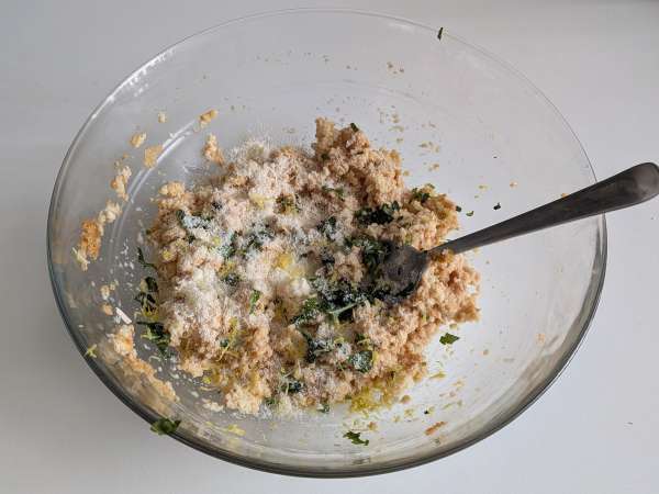 Bolinhos rústicos de limão na Air Fryer: receita crocante contra o desperdício - Preparação Passo 4