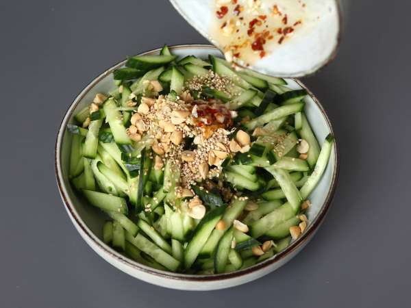 Salada de pepino picante com amendoim - Preparação Passo 7