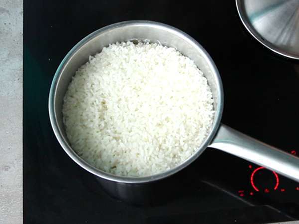 Onigiri grelhados recheados com queijo derretido: vocês vão devorá-los! - Preparação Passo 2