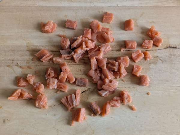 Macarrão cremoso com salmão, hortelã e açafrão - Preparação Passo 1