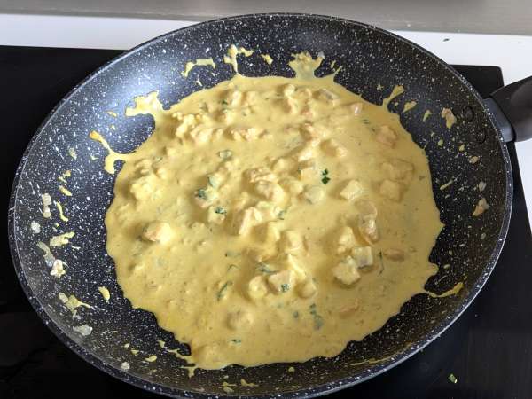 Macarrão cremoso com salmão, hortelã e açafrão - Preparação Passo 7