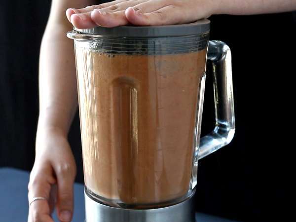Gaspacho de morangos e tomates: a entrada fresca e original do verão - Preparação Passo 2