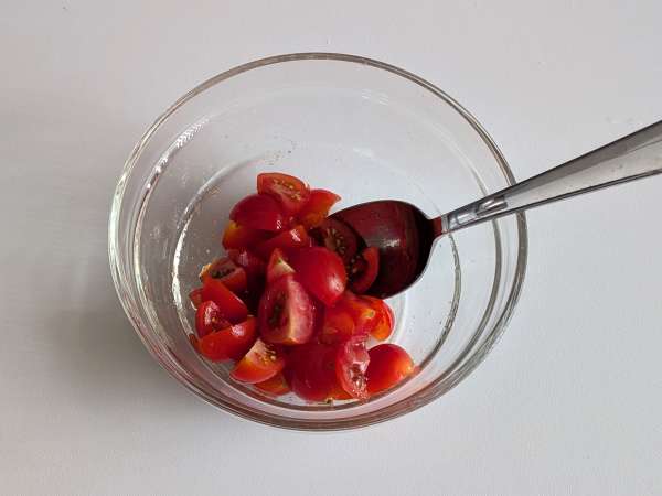 Conchiglioni recheados frios com stracciatella, pistache, tomates-cereja e limão - Preparação Passo 2