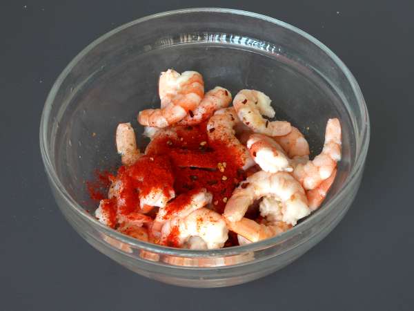 Salada de camarão com manga: receita leve, refrescante e fácil de preparar - Preparação Passo 1