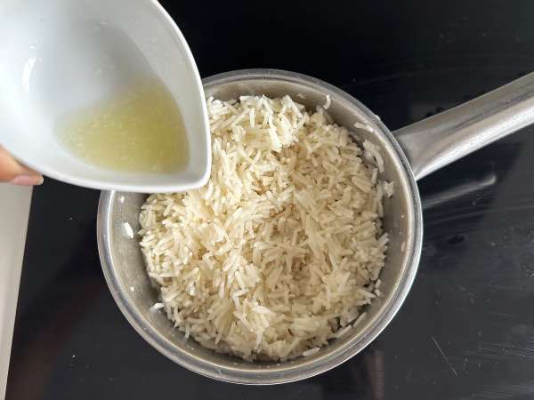 Arroz de limão-siciliano: o acompanhamento perfeito para peixe e frango - Preparação Passo 6