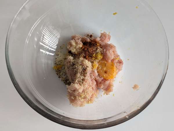 Hambúrguer de frango na Air Fryer: macio, suculento e fácil de fazer - Preparação Passo 3