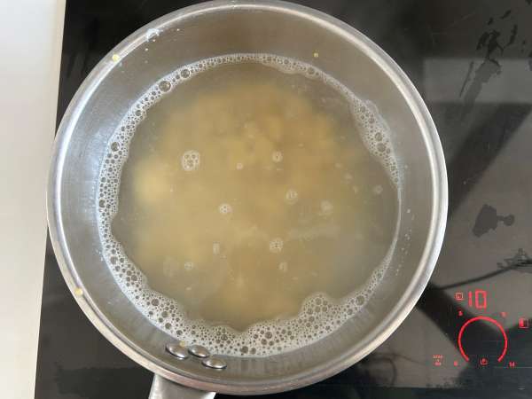 Salada de cuscuz pérola com damascos (alperces) assados, queijo feta e rúcula - Preparação Passo 4