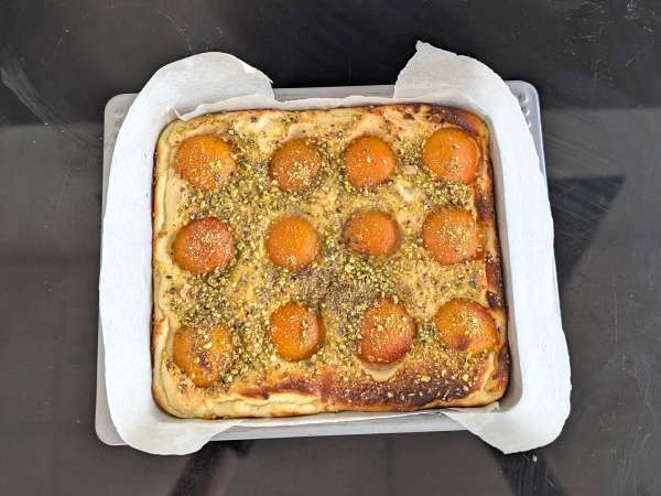 Cheesecake leve de iogurte com damasco e pistache - Preparação Passo 7