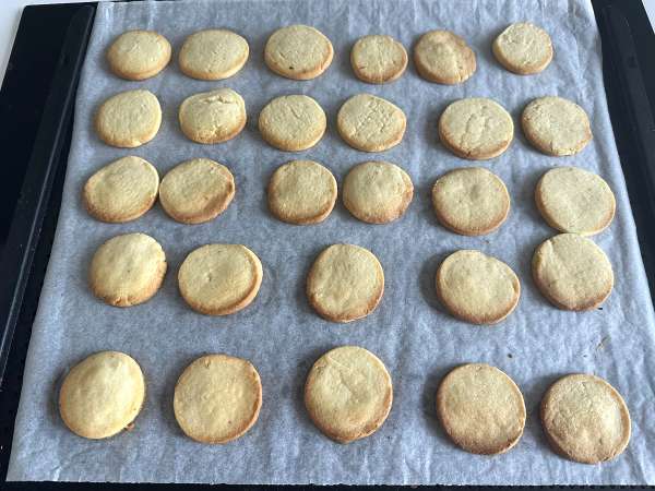Biscoito amanteigado de limão verde com glacê - Preparação Passo 8