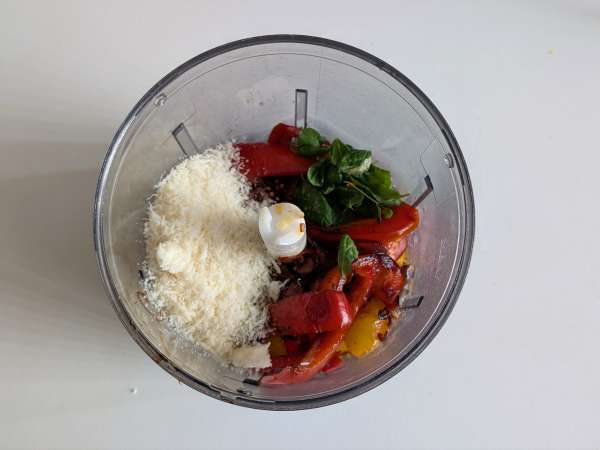 Macarrão com molho de pimentão e hortelã - Preparação Passo 4