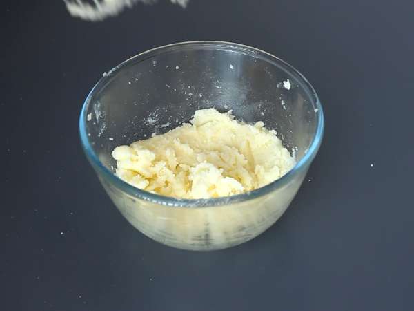 Bolo mármore de chá matcha - Preparação Passo 2