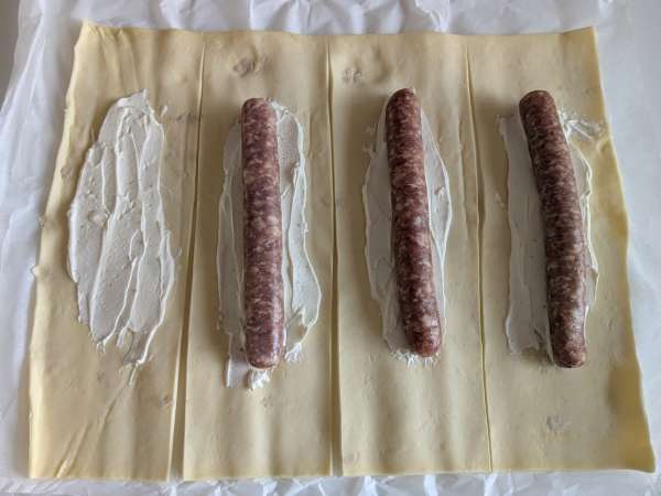 Rolinhos folhados de linguiça e queijo na Air Fryer - Preparação Passo 4