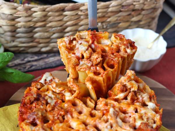 Massa gratinada com linguiça e bechamel cremoso (timballo de rigatoni) - Preparação Passo 15