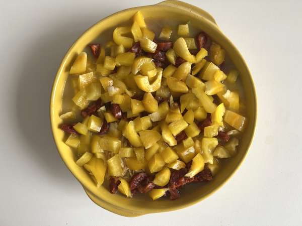 Macarrão orzo com pimento, chouriço e espinafre, tudo em uma única travessa - Preparação Passo 4