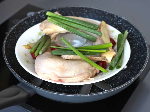 Frango chinês cozido no vapor com gengibre - Preparação Passo 2