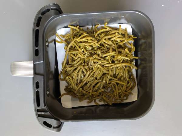 Nuggets de tofu crocantes e feijão verde (vagens) na Air Fryer - Preparação Passo 7