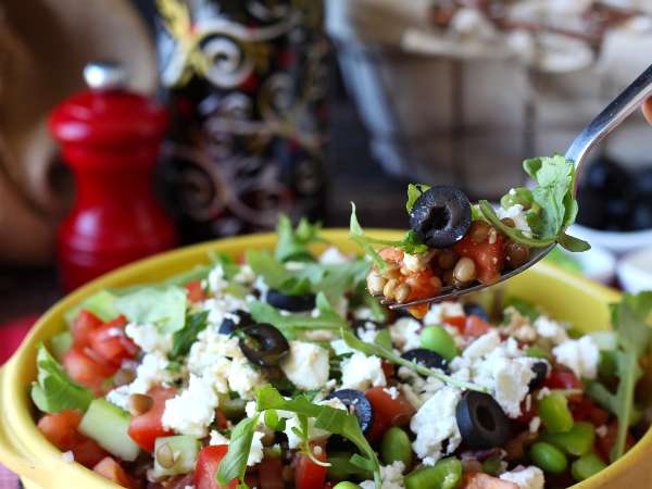 Salada de lentilha com feta e edamame: Fresca e Colorida - Preparação Passo 6