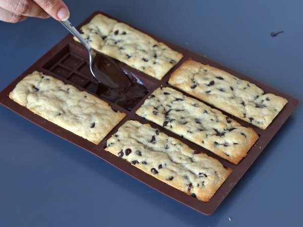 Barra de cookie de chocolate, macias e crocantes ao mesmo tempo - Preparação Passo 7