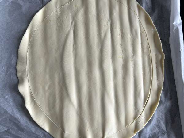 Torta fina de figos, brie e nozes - Preparação Passo 4