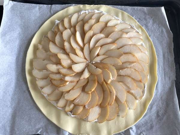 Tarte de pera, gorgonzola e nozes: uma combinação agridoce irresistível - Preparação Passo 6