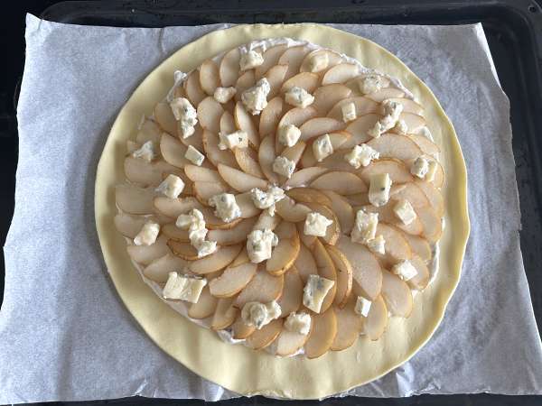 Tarte de pera, gorgonzola e nozes: uma combinação agridoce irresistível - Preparação Passo 7