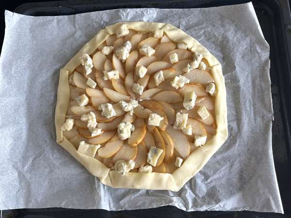 Tarte de pera, gorgonzola e nozes: uma combinação agridoce irresistível - Preparação Passo 8