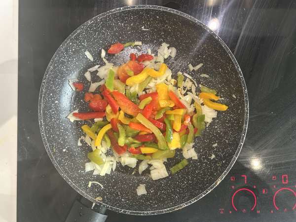Quiche sem massa com salmão, espinafre e queijo cottage (rica em proteínas) - Preparação Passo 2