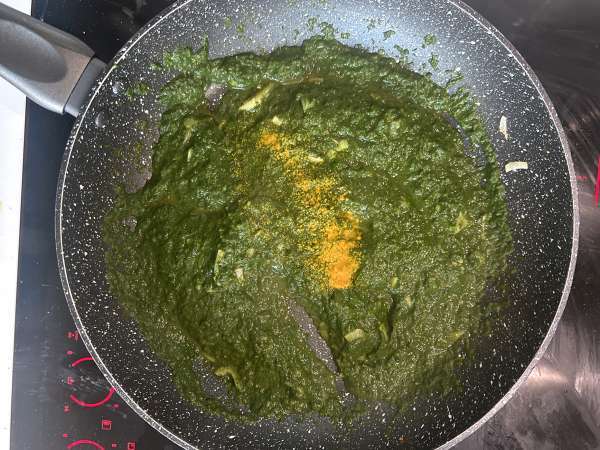 Palak tofu: caril indiano com espinafre e tofu - Preparação Passo 8
