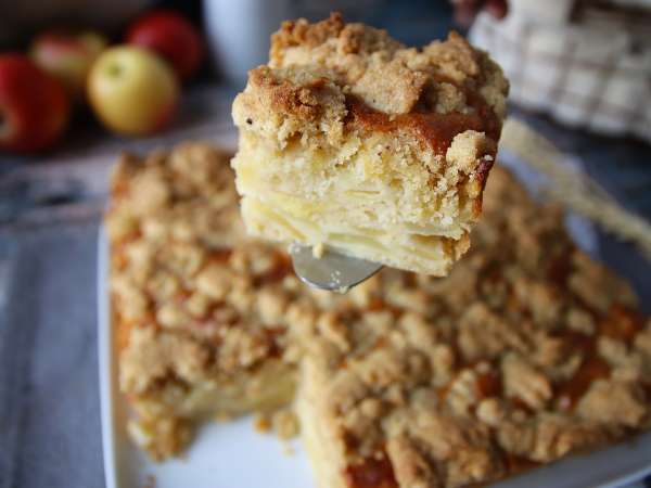Bolo de maçã supermacio com streusel crocante - Preparação Passo 8