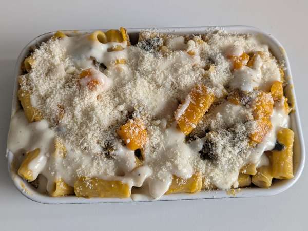 Macarrão gratinado com abóbora, cogumelos e molho bechamel - Preparação Passo 9